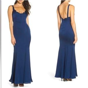 Fame And Partners Navy The Ara Trumpet Gown With Black Lace Detail NWT - Reemoly